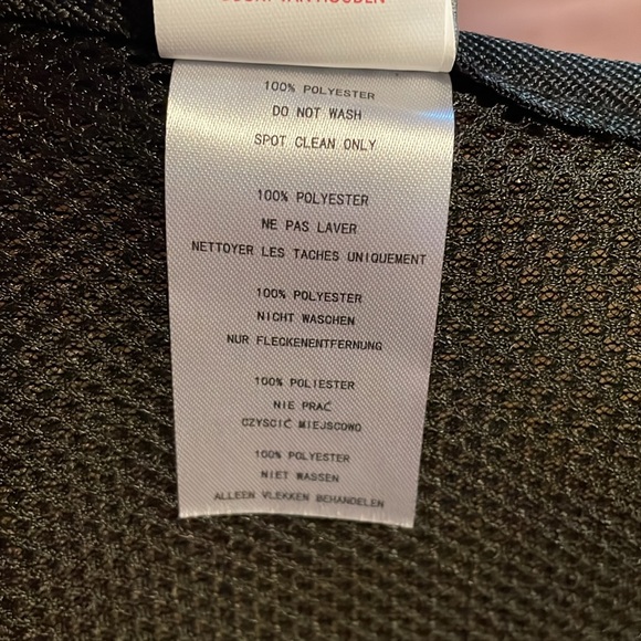 ⭐️Host Pick⭐️ Sydney & Co. London dog life jacket in yellow NWT - Picture 10 of 11